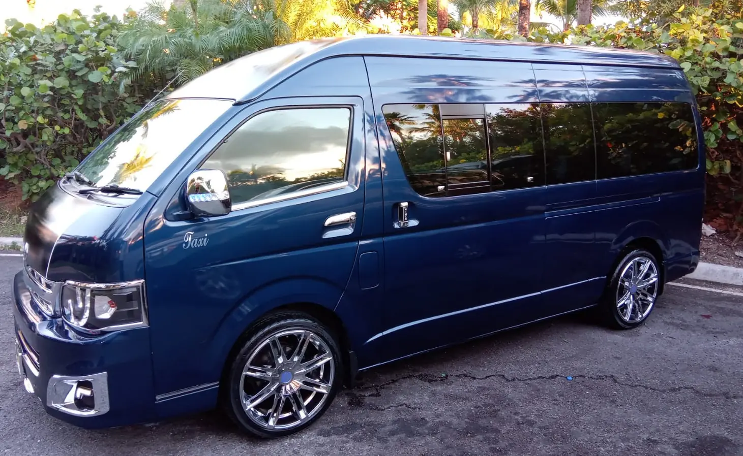 private taxi in Nassau