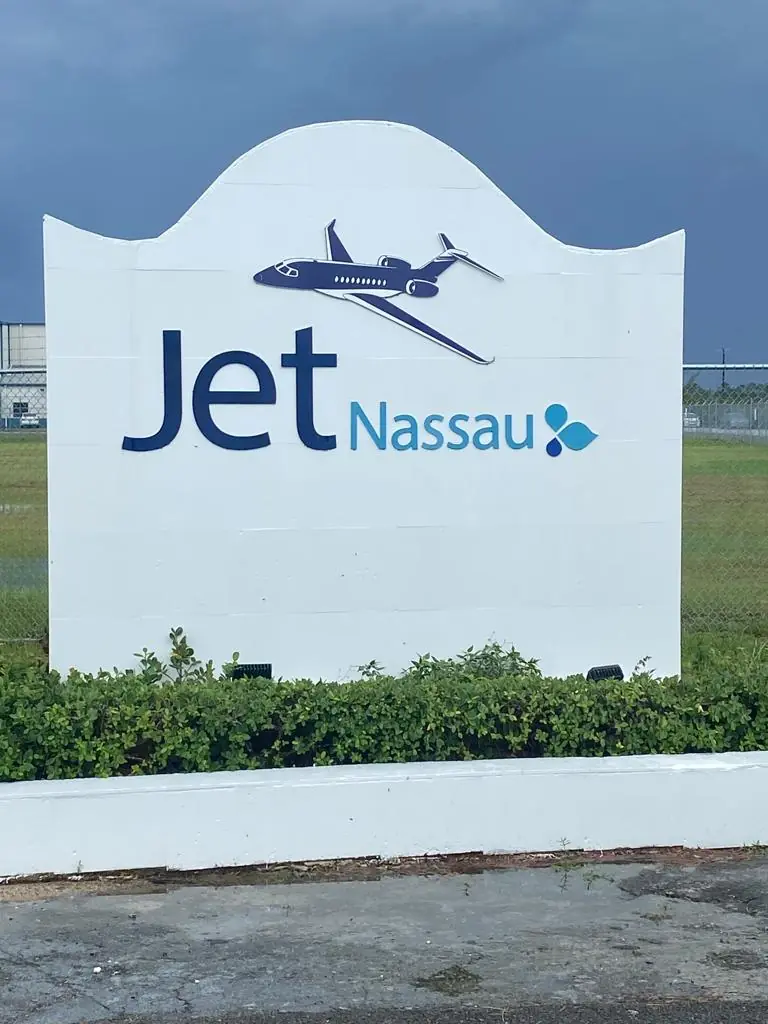 Taxi-service-Nassau-Bahamas